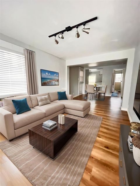 Photo of 911 Byrne Street #8, Houston, TX 77009 (MLS # 43692531)