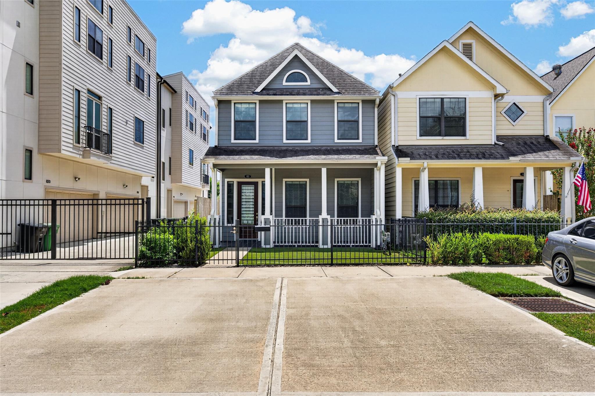 822 W 22nd Street