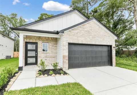Photo of 2113 Caney Creek Lane, Conroe, TX 77301 (MLS # 76342235)