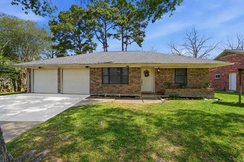 Photo of 308 Moody Avenue, League City, TX 77573 (MLS # 31020490)