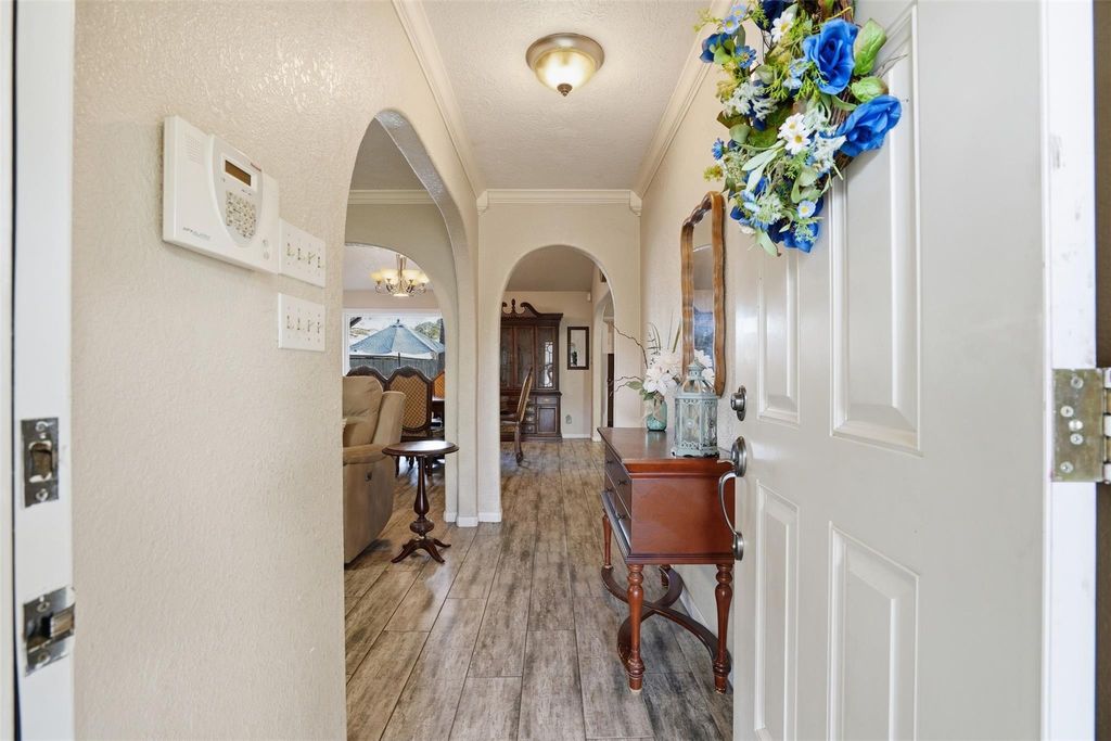 Photo of 308 Moody Avenue, League City, TX 77573 (MLS # 31020490)
