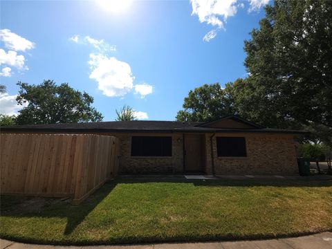 Photo of 1546 Ramada Drive, Houston, TX 77062 (MLS # 38364615)