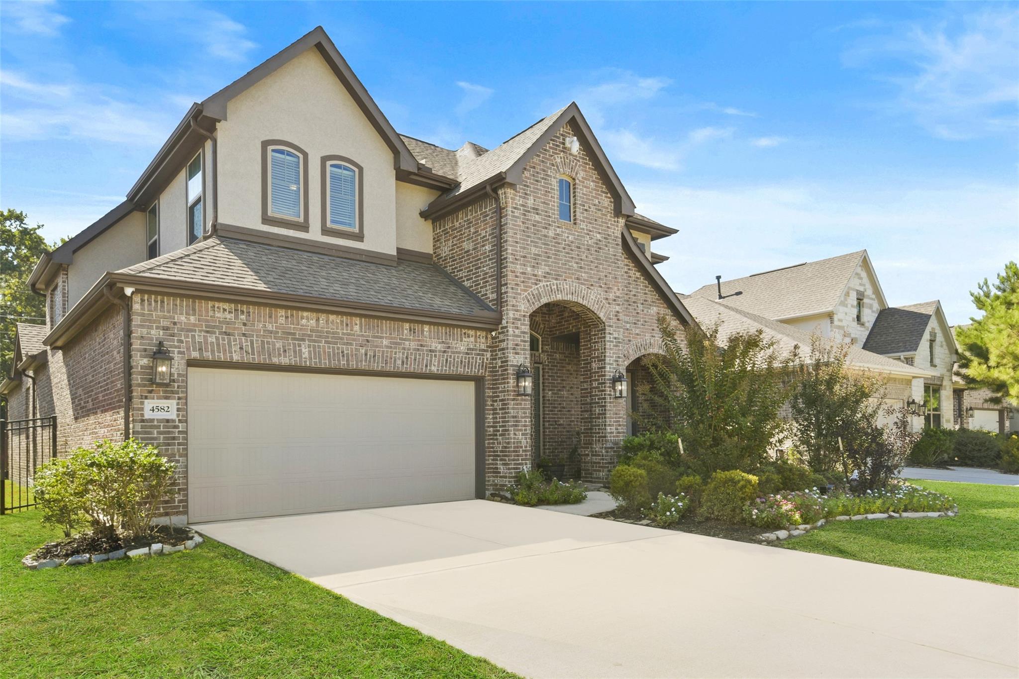 4582 Silver Moon Drive