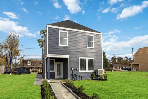 Tiny photo for 955 Mansfield Street, Houston, TX 77091 (MLS # 3474516)