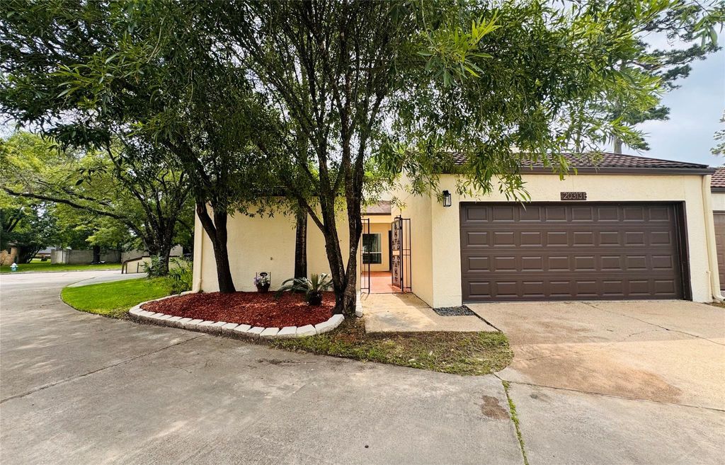 Photo of 20313 Sunny Shores Drive #B, Humble, TX 77346 (MLS # 40259247)