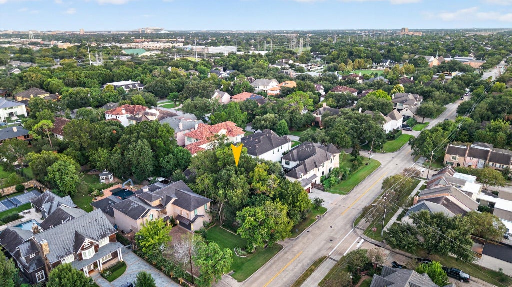 Photo of 6405 Newcastle Street, Bellaire, TX 77401 (MLS # 34215914)