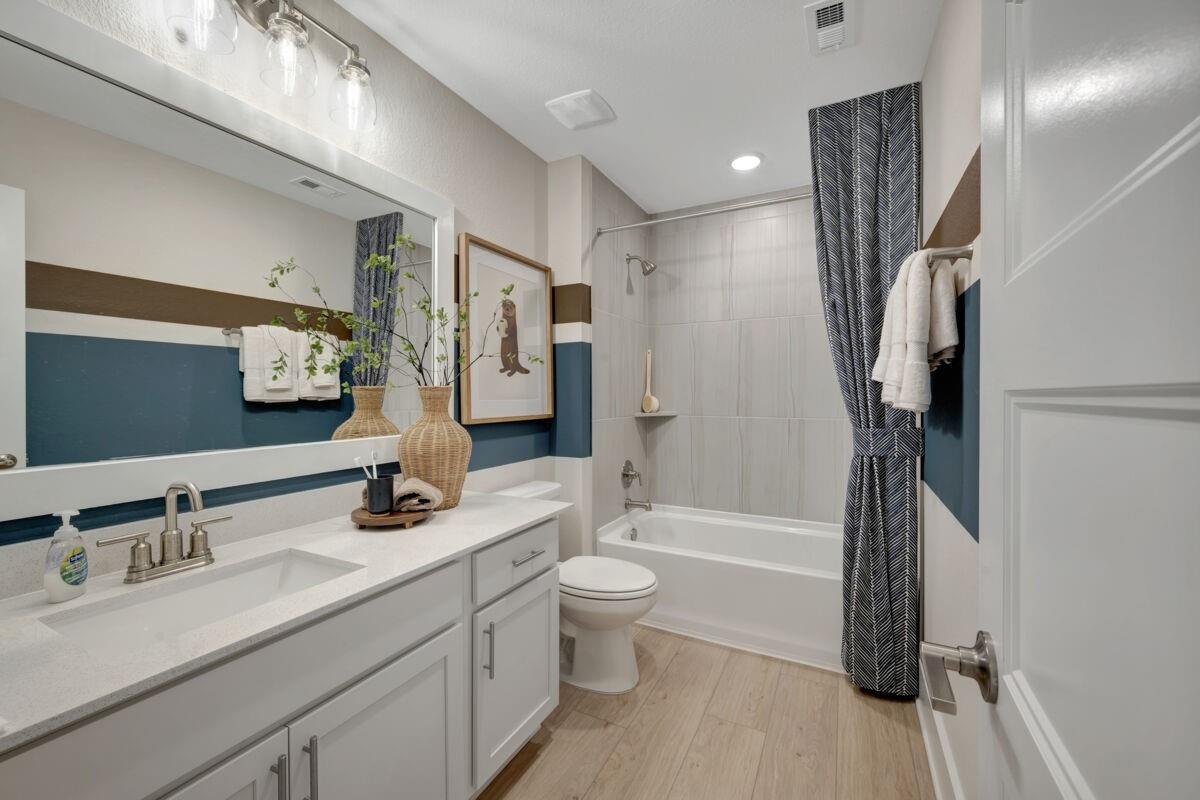 21127 Venetian Glass Lane