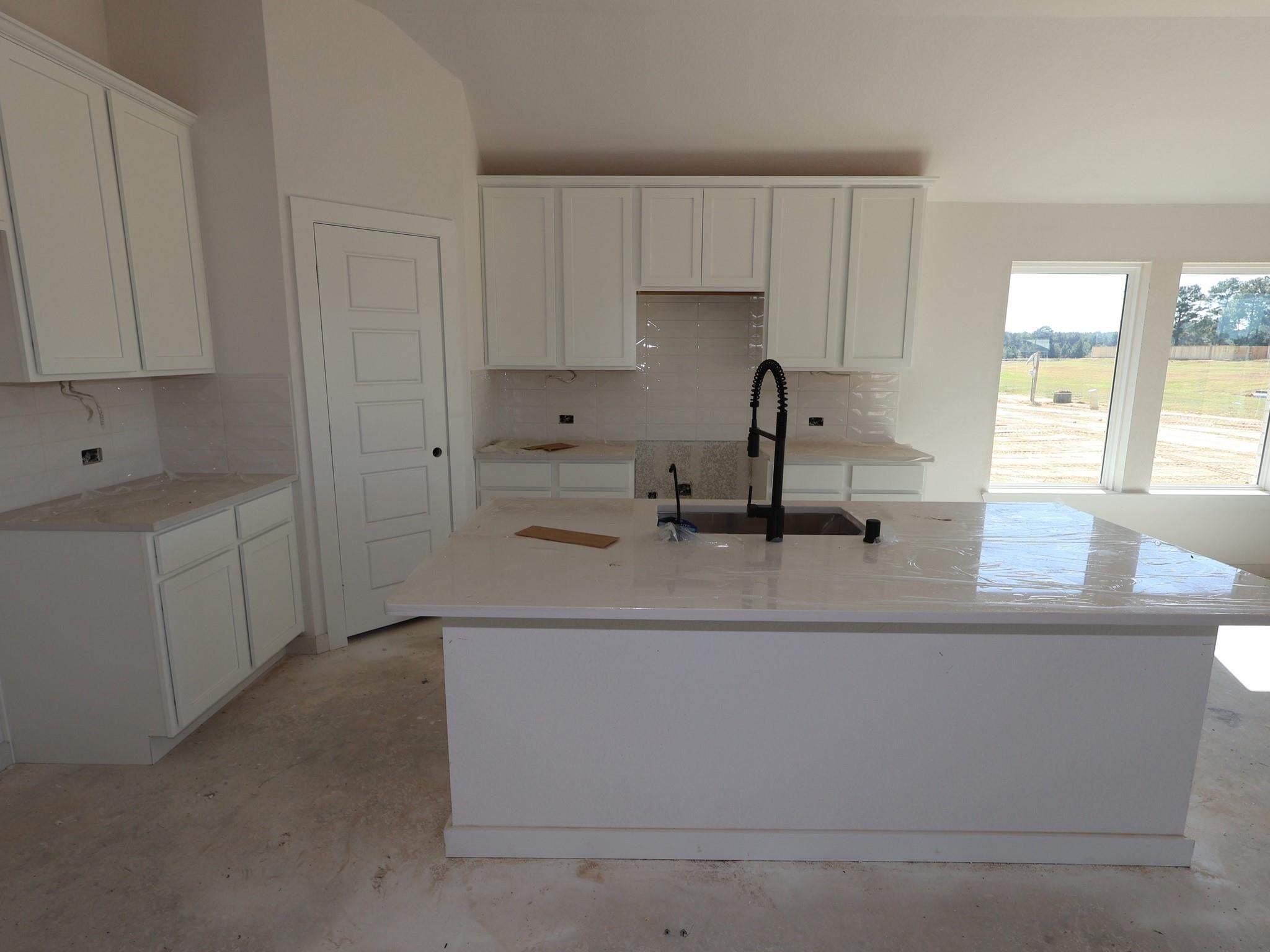 21127 Venetian Glass Lane