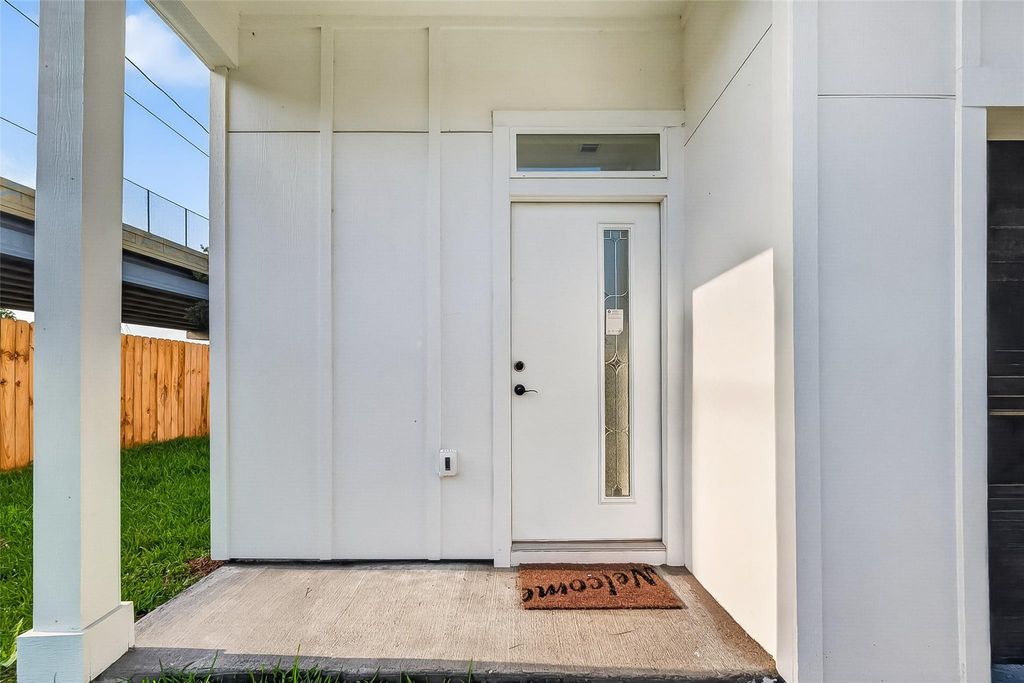 Photo of 9334 Waller Street, Houston, TX 77012 (MLS # 44486078)