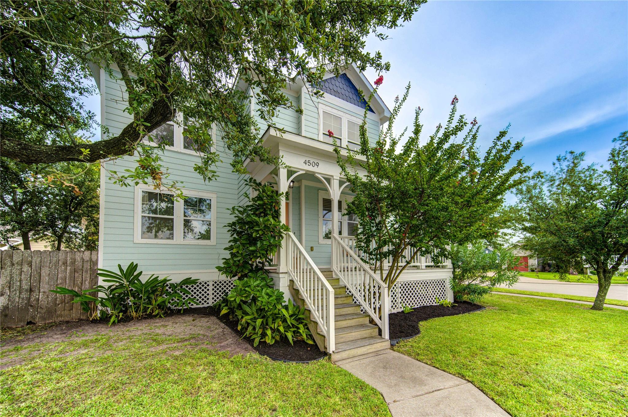 4509 N Live Oak Circle