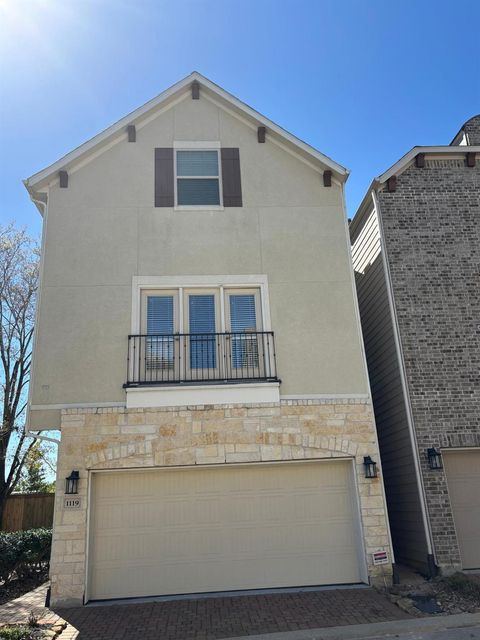 Photo of 1119 Shepherd Oaks Drive, Houston, TX 77018 (MLS # 66725323)