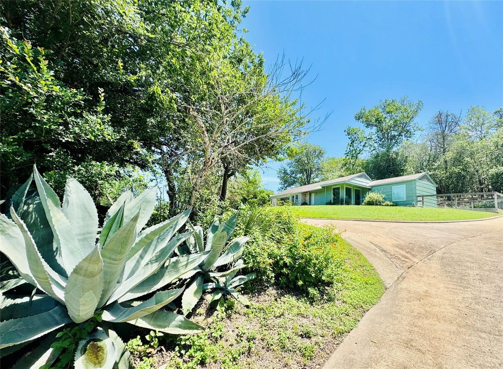 Photo of 1601 Hwy 77 S, La Grange, TX 78945 (MLS # 78160766)