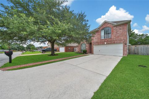 Homes For Sale - 30702 Country Meadows Drive<br/> Tomball, TX 77375