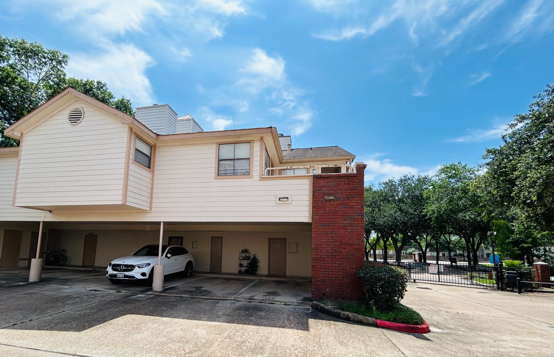 1103 Dulles Avenue 1801