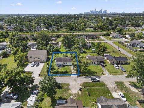 Photo of 2314 Spence Street, Houston, TX 77093 (MLS # 32158022)