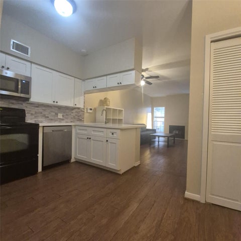 Photo of 2626 Holly Hall Street #1008, Houston, TX 77054 (MLS # 20976917)