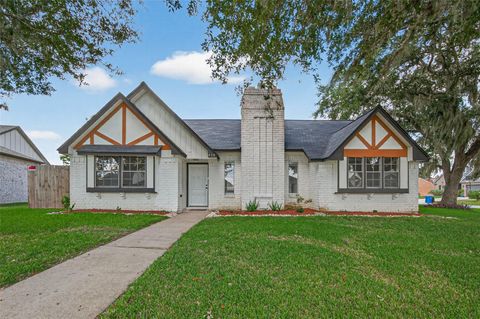 Photo of 418 Twin Lakes Boulevard W, West Columbia, TX 77486 (MLS # 17538996) Photo of 418 Twin Lakes Boulevard W, West Columbia, TX 77486 (MLS # 17538996)