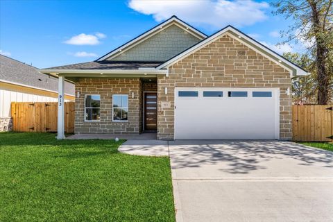 Photo of 913 Santa Anna Lane, La Porte, TX 77571 (MLS # 6857831)