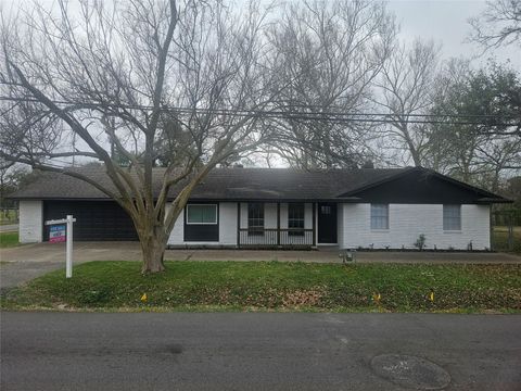 Homes For Sale - 5305 Avenue M<br/> Santa Fe, TX 77510