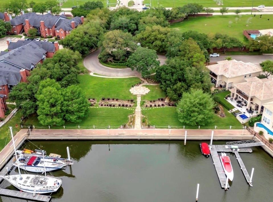 320 Harborside Circle