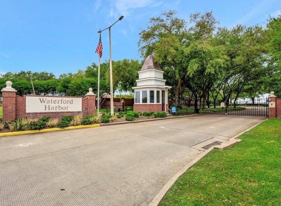 320 Harborside Circle
