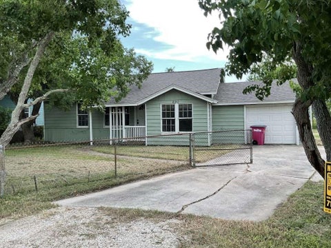 Photo of 621 W 7th Street, Freeport, TX 77541 (MLS # 13947084)
