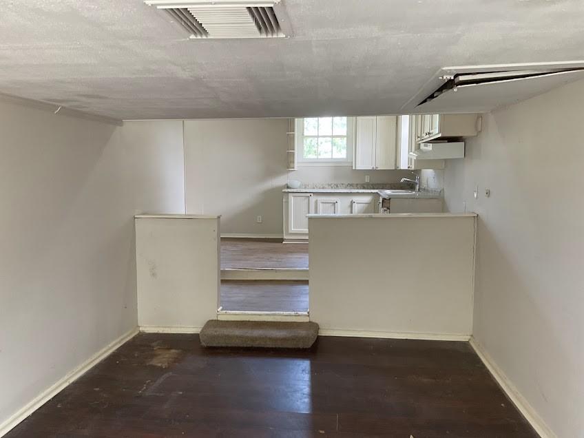 621 W 7th Street