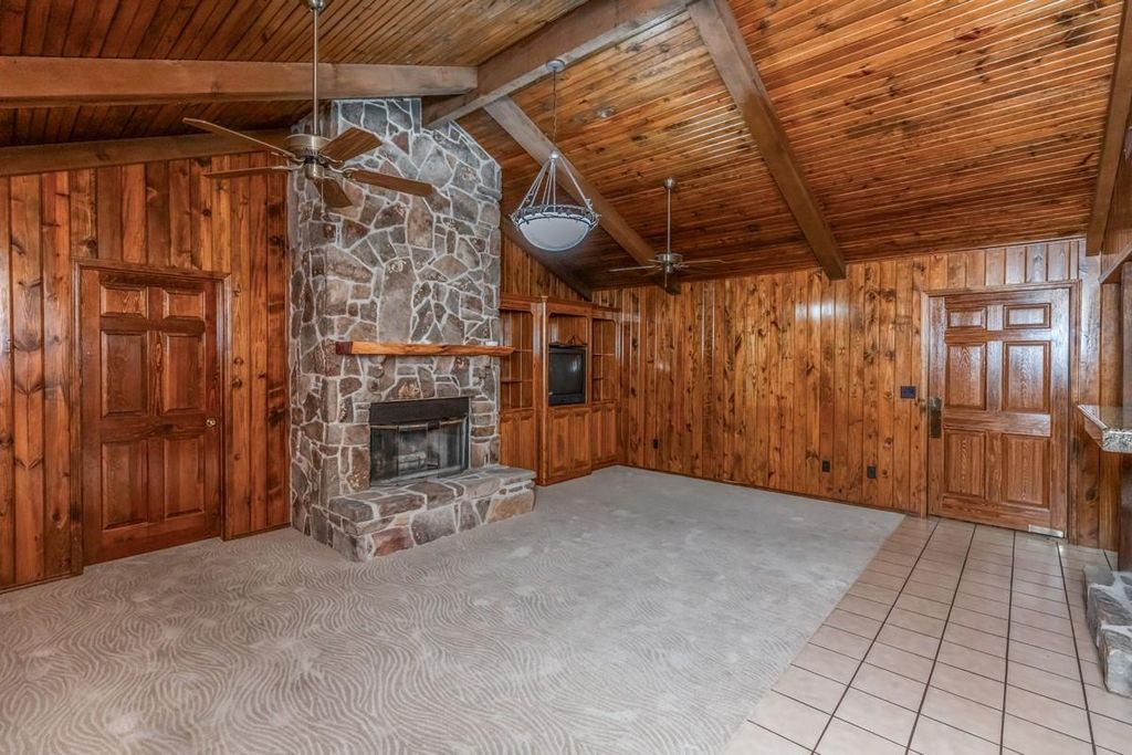 Photo of 331 Shoreline Drive, Brookeland, TX 75931 (MLS # 18509487)