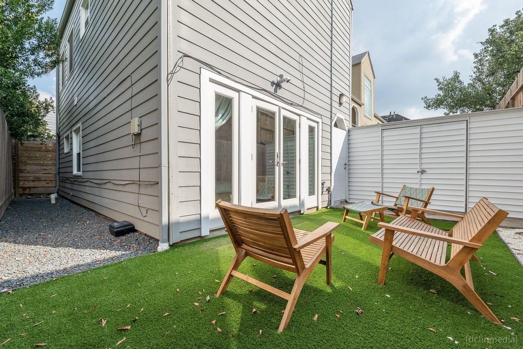 Photo of 2002 Norfolk Street #A, Houston, TX 77098 (MLS # 2631596)