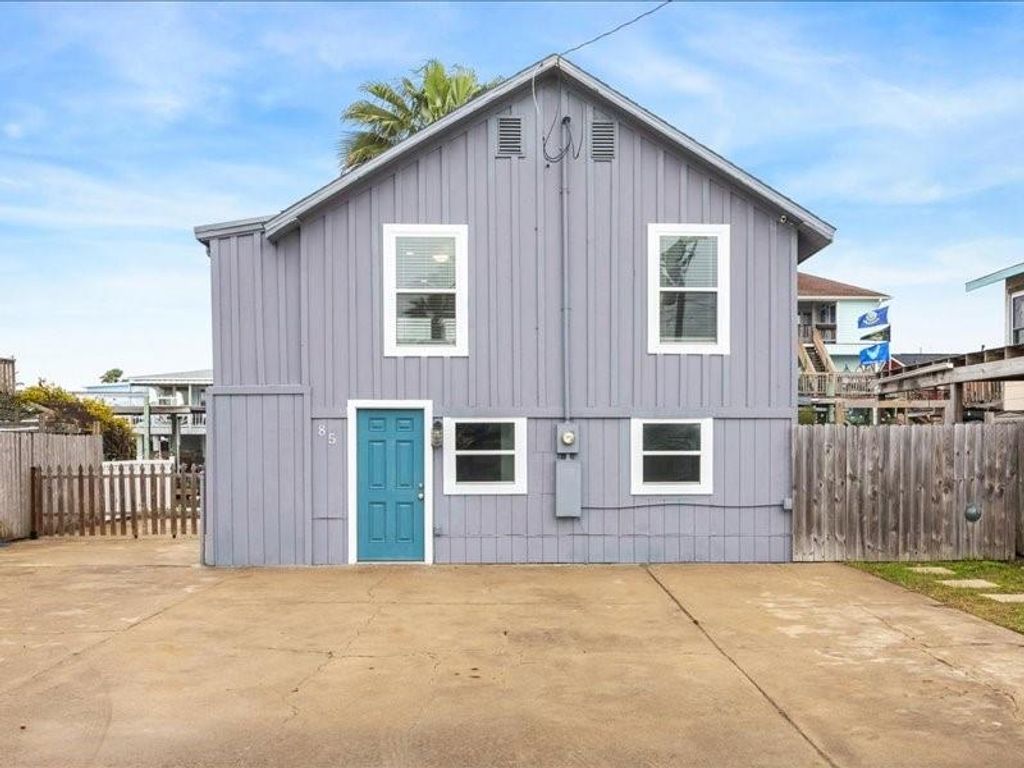 Photo of 85 Bayou Vista Drive, Hitchcock, TX 77563 (MLS # 50165898)