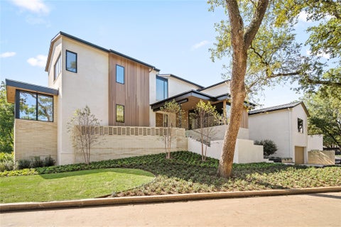 Photo of 11 Tiel Way, Houston, TX 77019 (MLS # 64156306)