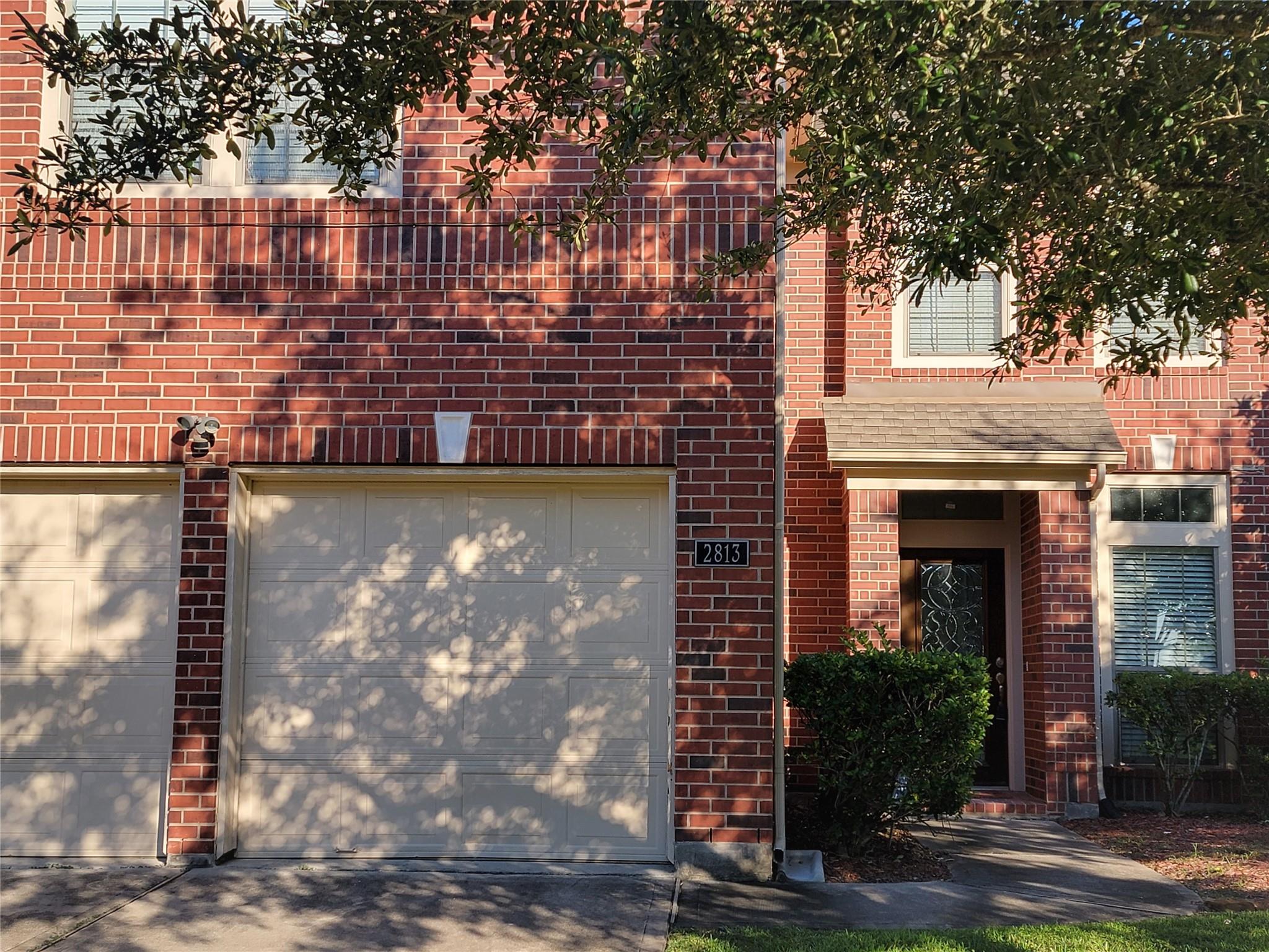 2813 Arbor Brook Lane