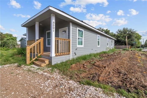 Photo of 8501 Denby Street, Houston, TX 77012 (MLS # 72283665)