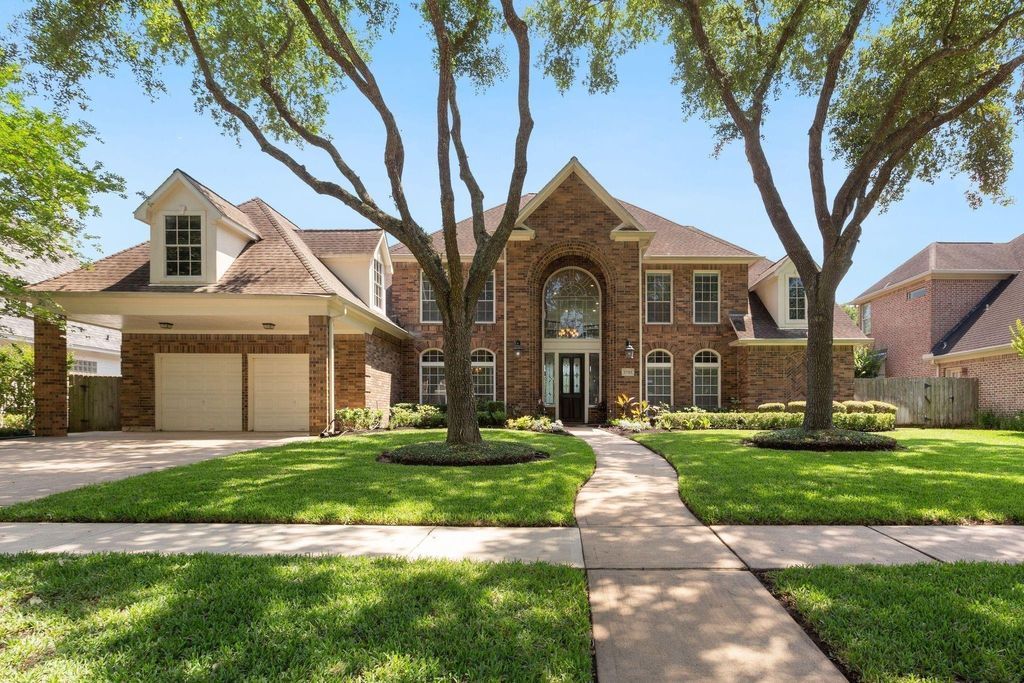 Photo of 3703 Alcorn Bend Dr Drive, Sugar Land, TX 77479 (MLS # 74223244)