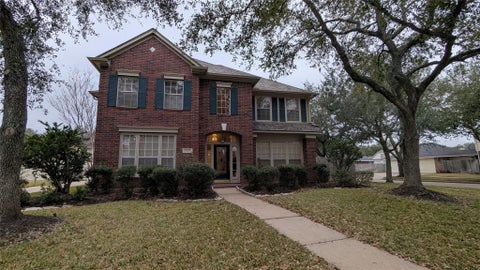 Homes For Sale - 1902 Pepper Tree Court<br/> Sugar Land, TX 77479