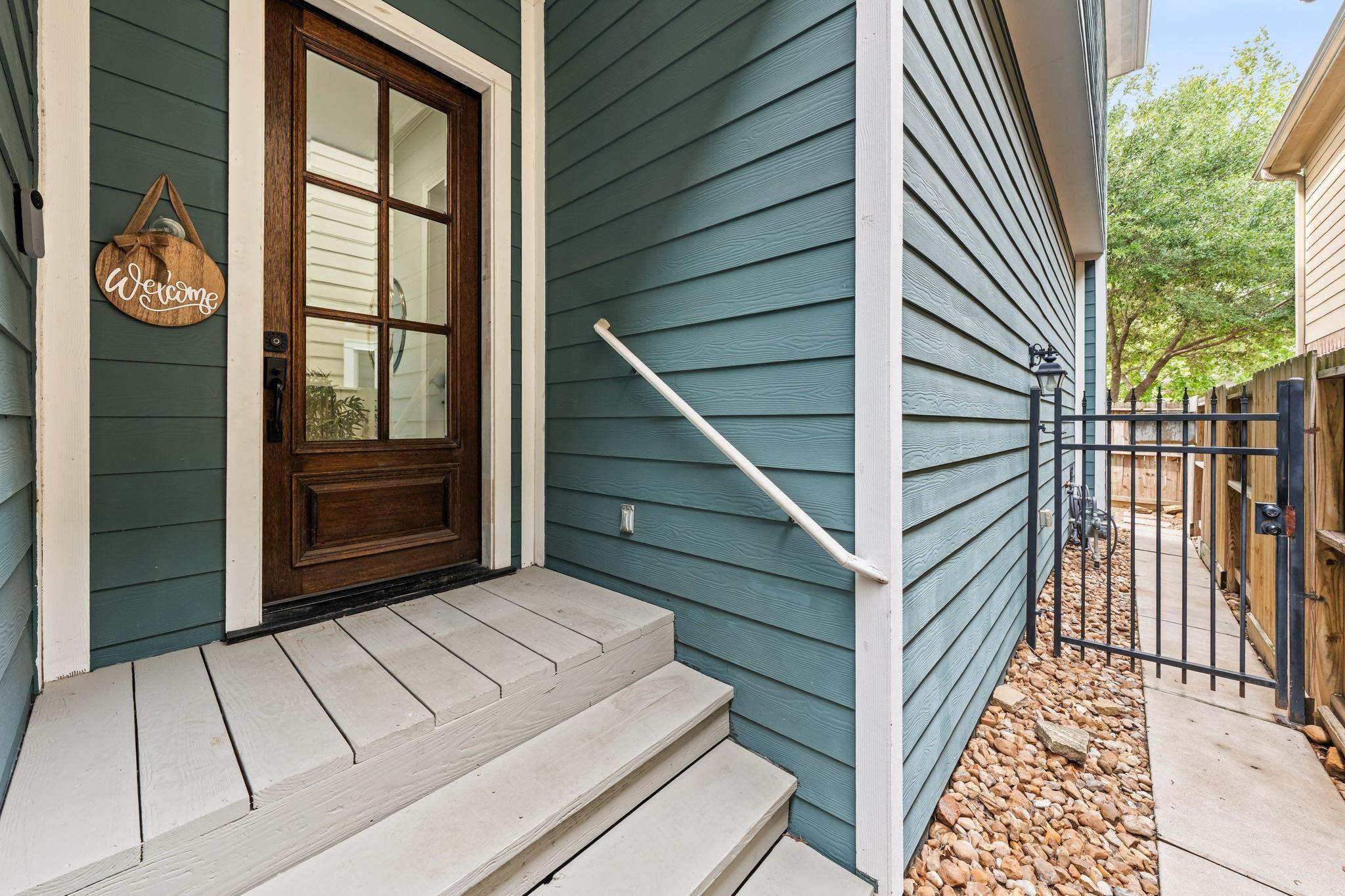 828 W 26th Street