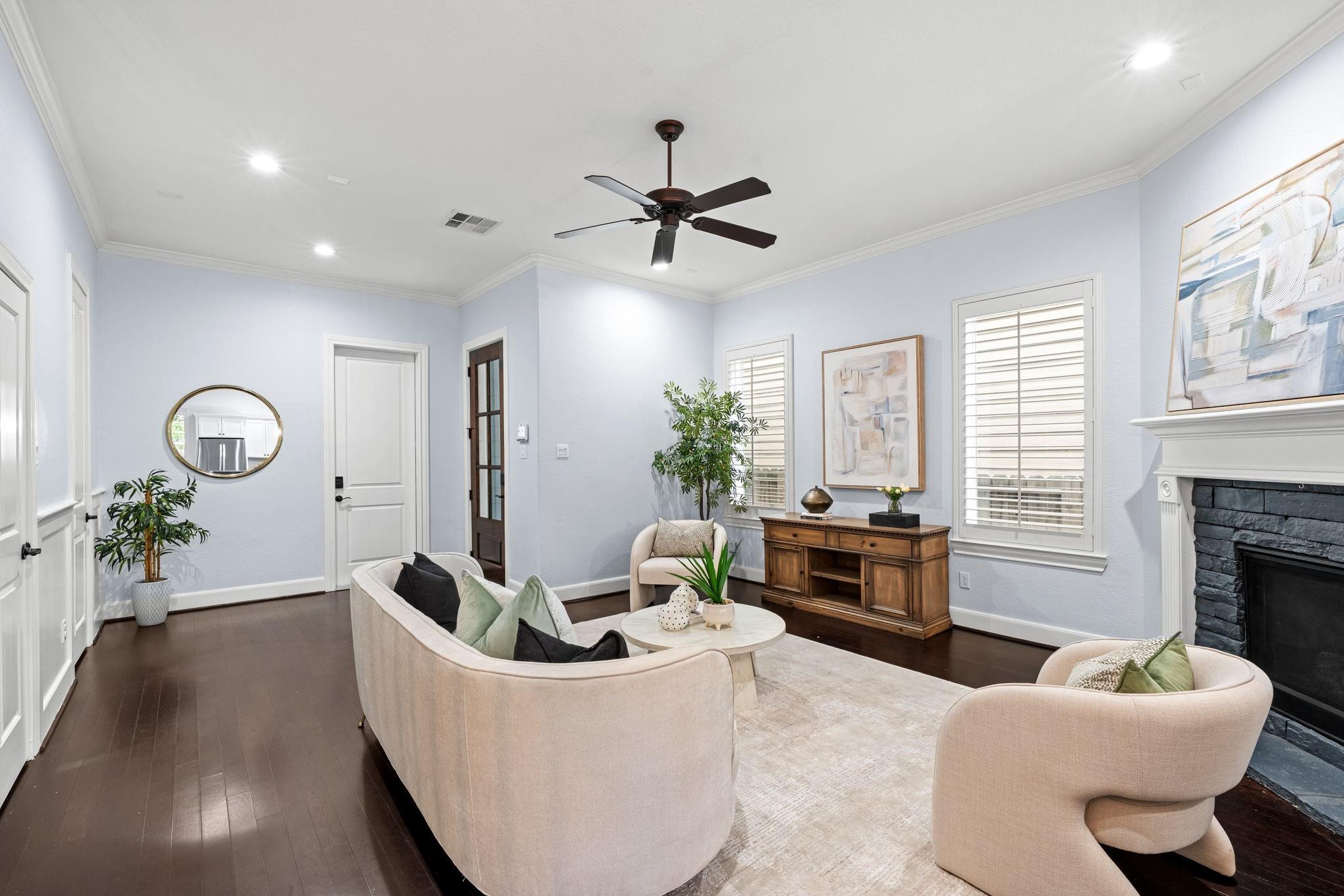 828 W 26th Street