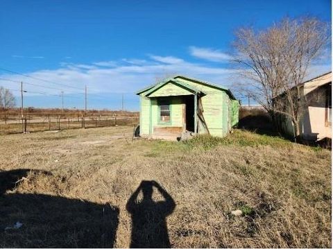 Photo of 203 Galveston Street, Big Spring, TX 79720 (MLS # 60688895)