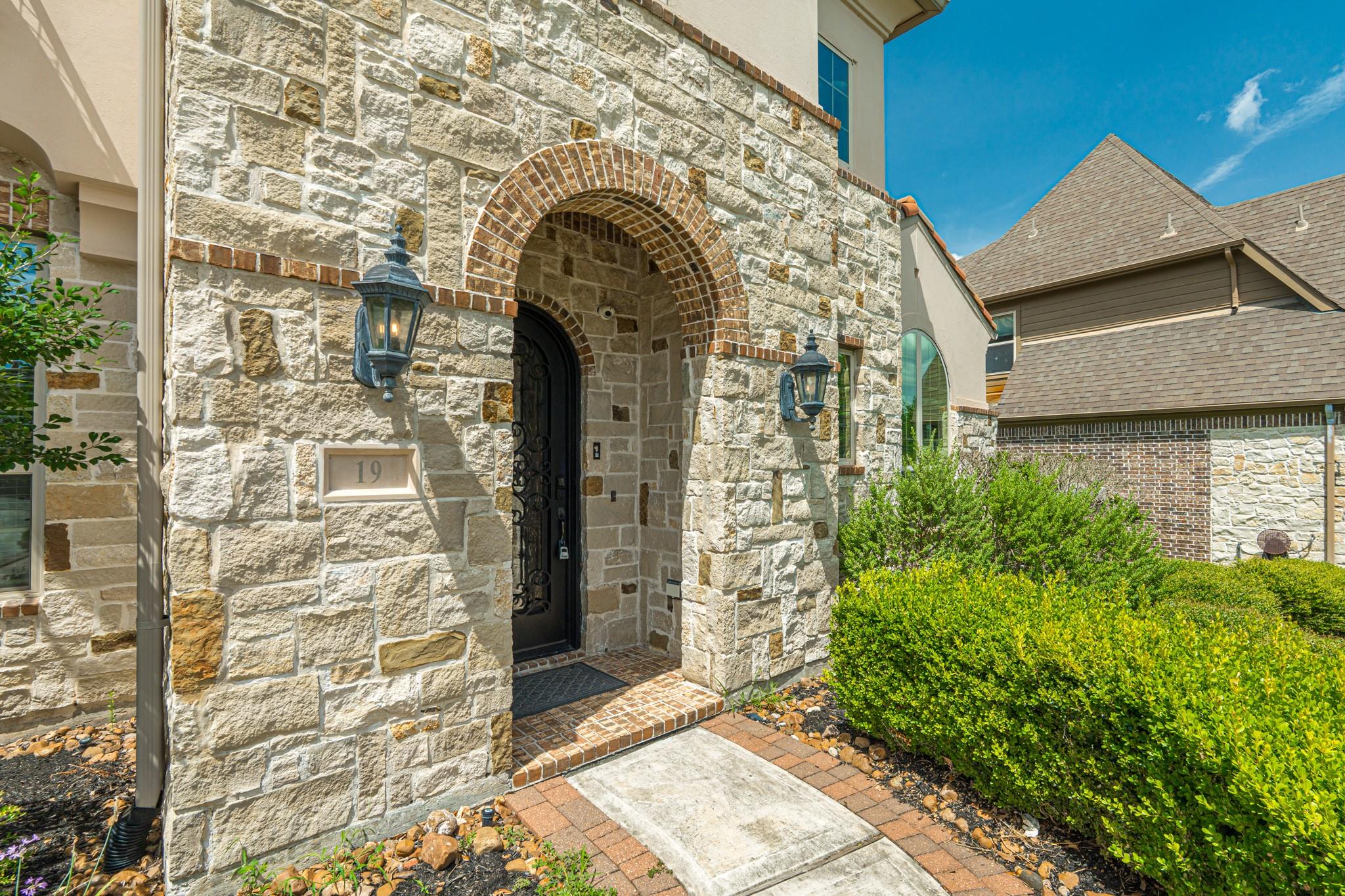 19 Brittany Rose Place
