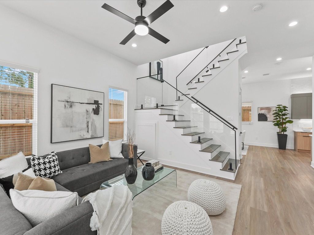 Photo of 2592 W Tidwell Road Rd, Houston, TX 77091 (MLS # 84625179)