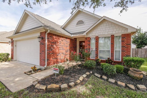 Photo of 11414 Ryan Manor Drive, Richmond, TX 77406 (MLS # 95390726)