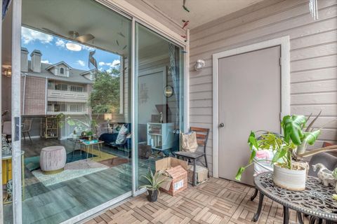 Tiny photo for 2111 Welch Street #B201, Houston, TX 77019 (MLS # 78949366)