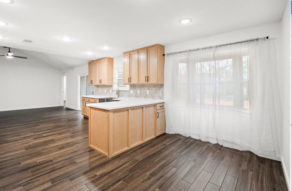 Photo of 201 San Saba Street, Richwood, TX 77531 (MLS # 16223412)