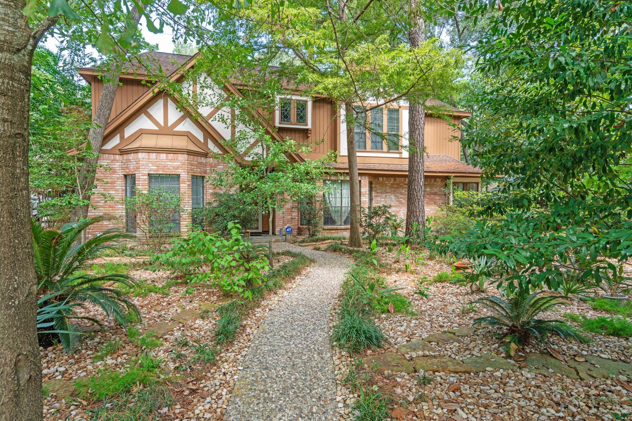 6 Thornhedge Court