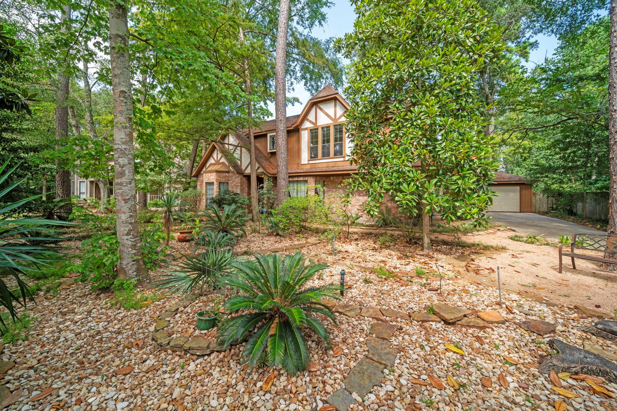 6 Thornhedge Court