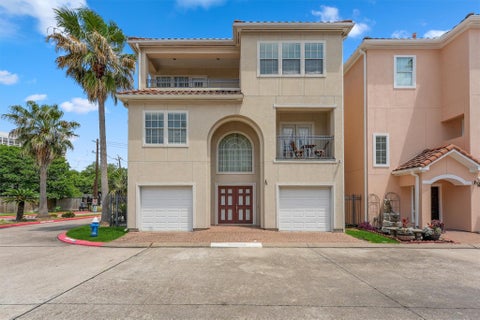 Photo of 6107 S Arrowana Lane, Houston, TX 77036 (MLS # 4167687)