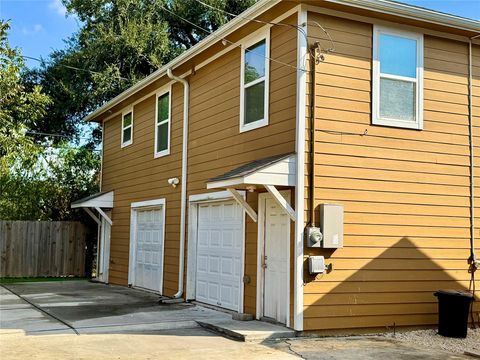 Photo of 711 Hahlo Street, Houston, TX 77020 (MLS # 37995032)