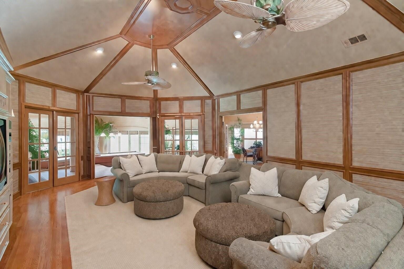 Sugar Land, Texas, 77479, United States, 6 Bedrooms Bedrooms, ,9 BathroomsBathrooms,Residential,Active,1970925