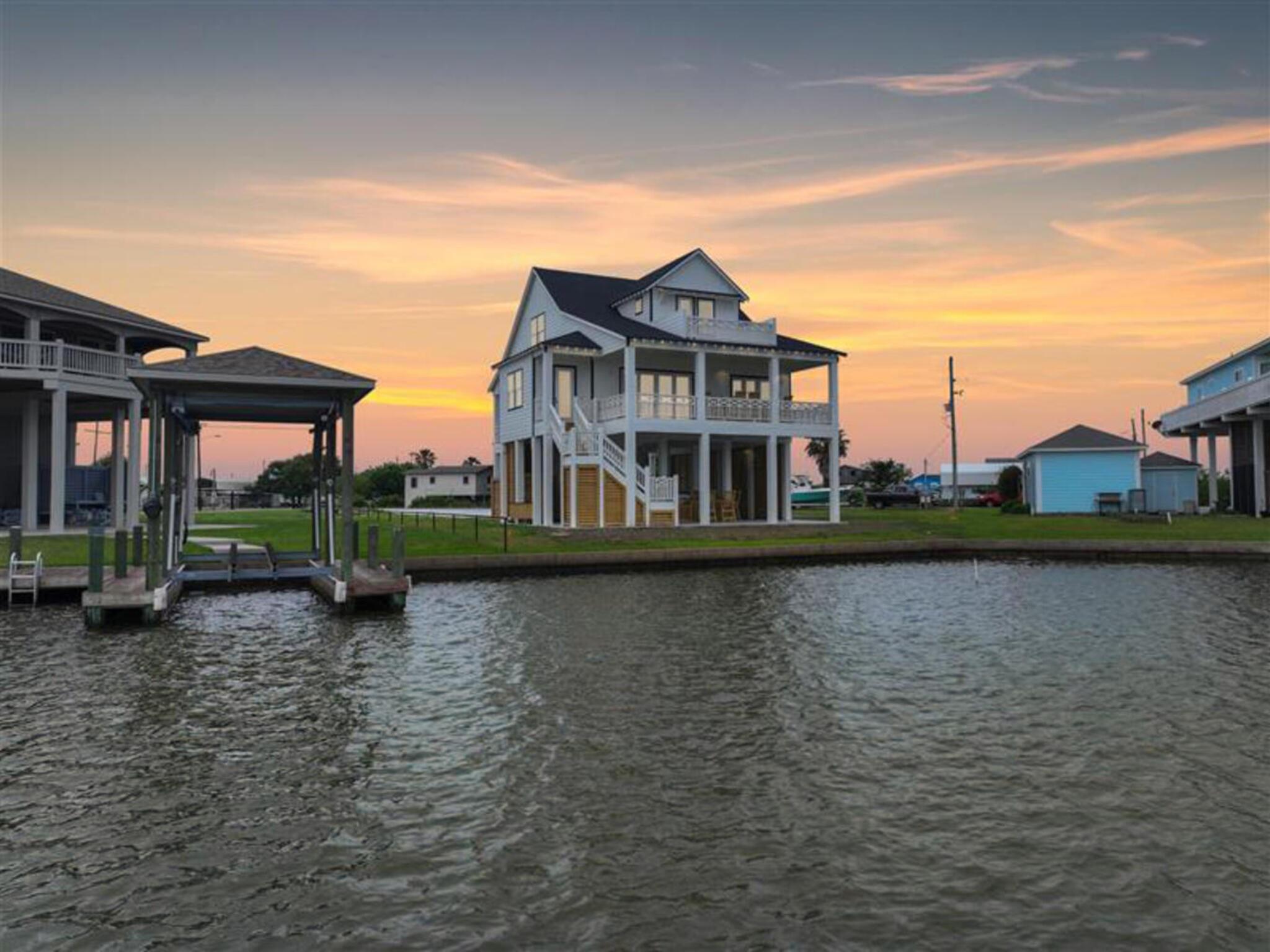 1060 Waterways Drive