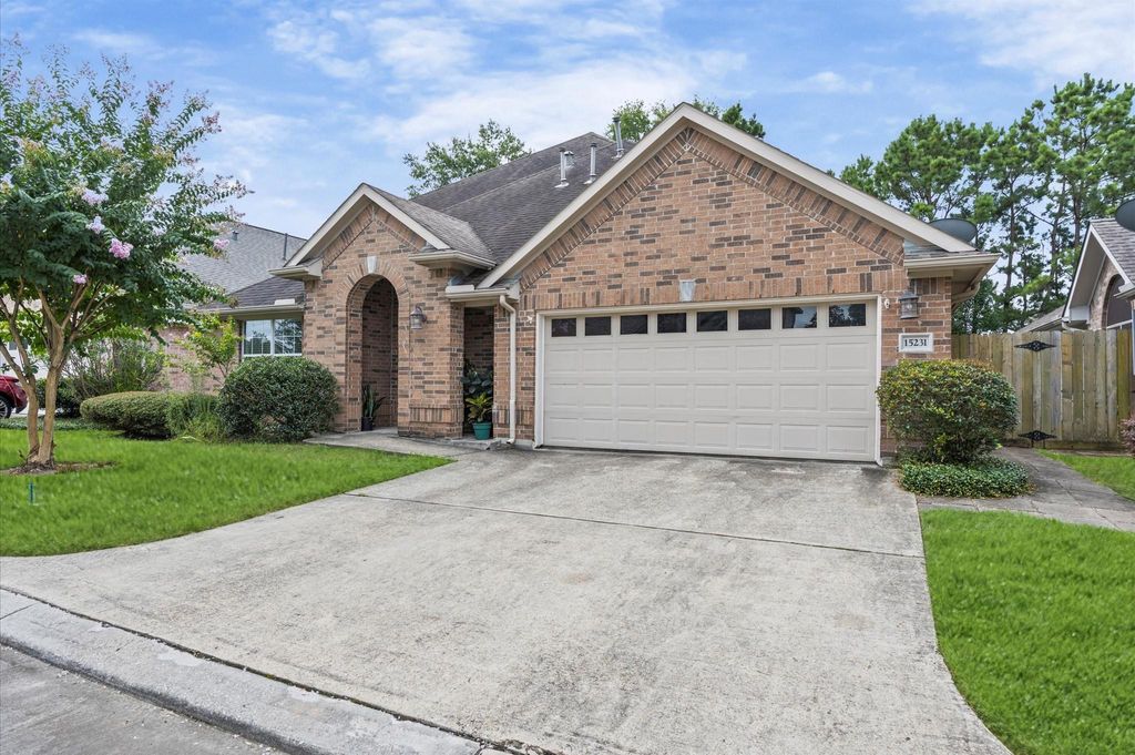 Photo of 15231 Scenic Woodland Drive, Conroe, TX 77384 (MLS # 69067086)
